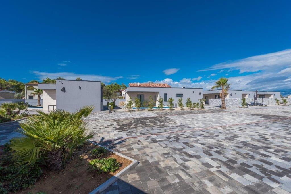 Exclusive And Villa